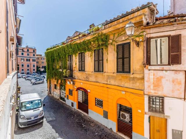 Appartamento in vendita a Roma RM
