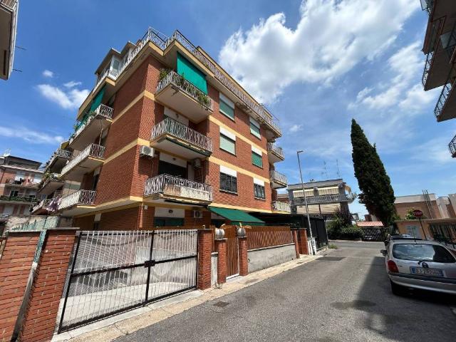 Appartamento in vendita a Roma RM