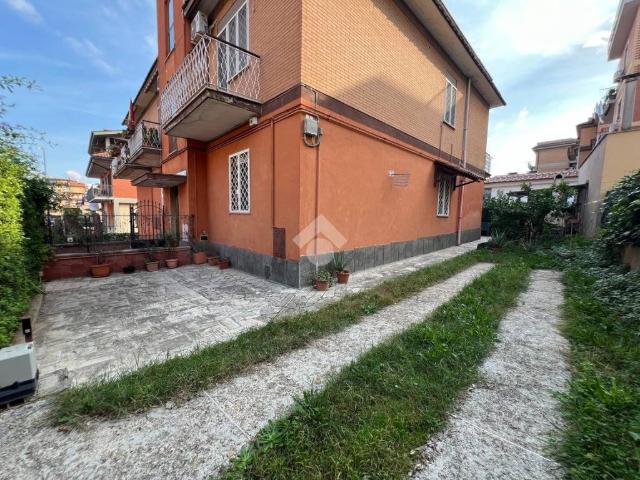 Appartamento in vendita a Roma RM