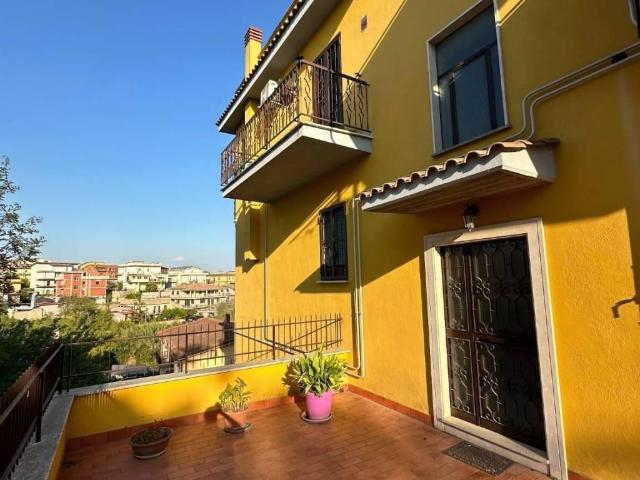 Appartamento in vendita a Roma RM