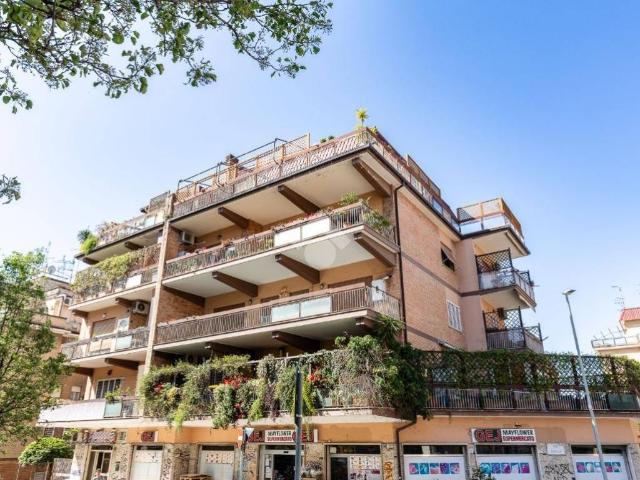 Appartamento in vendita a Roma RM