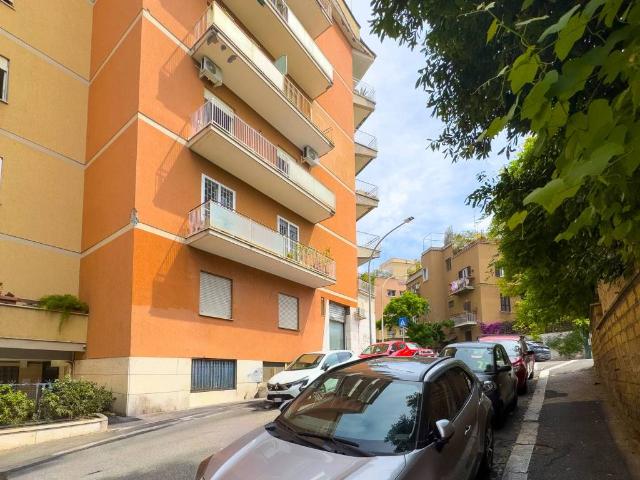 Appartamento in vendita a Roma RM
