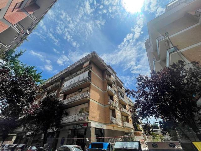Appartamento in vendita a Roma RM