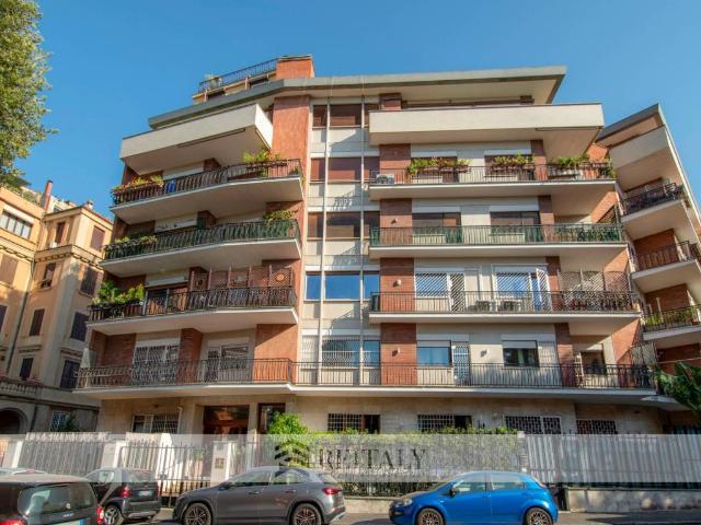 Appartamento in vendita a Roma RM