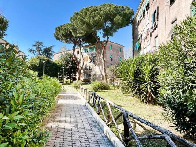 Appartamento in vendita a Roma RM