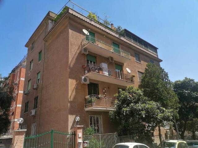 Appartamento in vendita a Roma RM