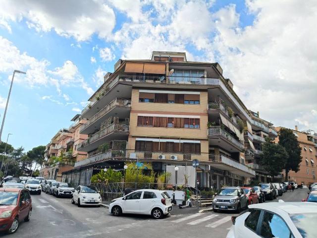 Appartamento in vendita a Roma RM