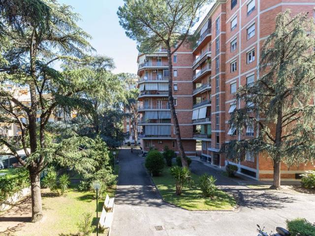 Appartamento in vendita a Roma RM