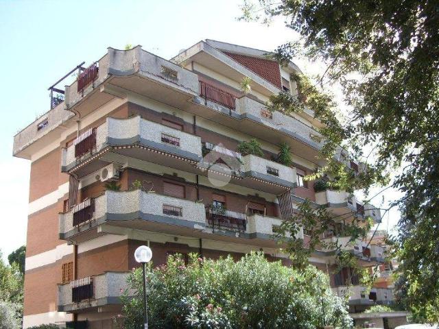 Appartamento in vendita a Roma RM