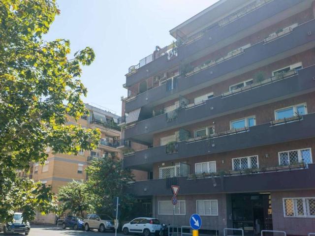 Appartamento in vendita a Roma RM