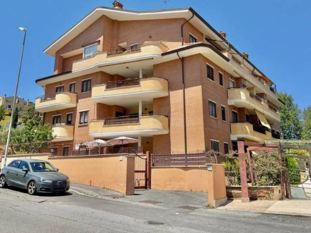 Appartamento in vendita a Roma RM