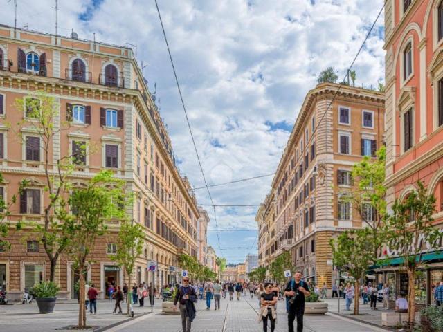 Appartamento in vendita a Roma RM