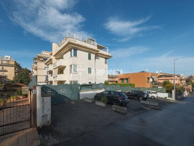 Appartamento in vendita a Roma RM