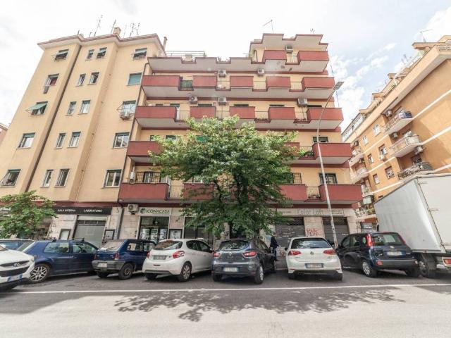 Appartamento in vendita a Roma RM