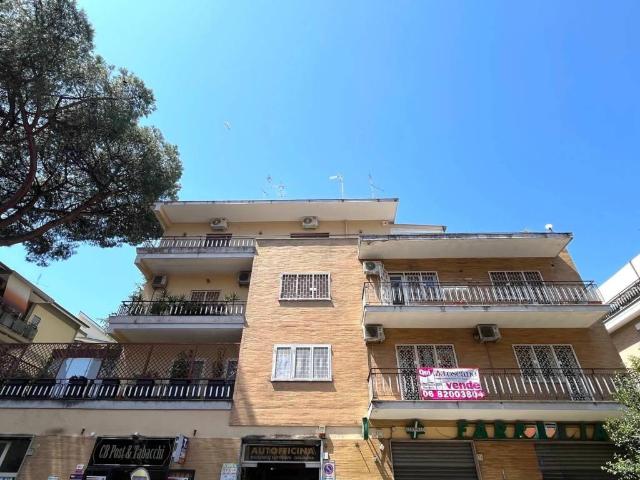 Appartamento in vendita a Roma RM