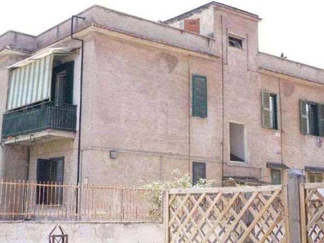 Appartamento in vendita a Roma RM