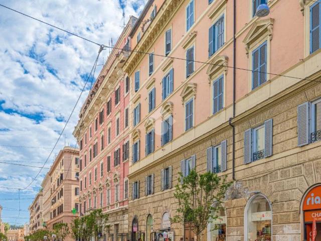 Appartamento in vendita a Roma RM