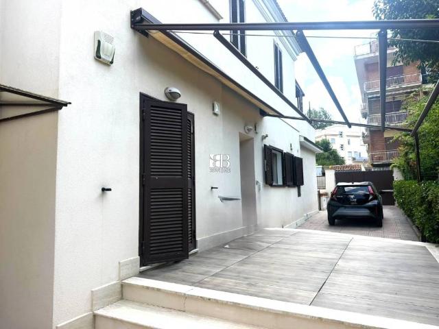 Appartamento in vendita a Roma RM