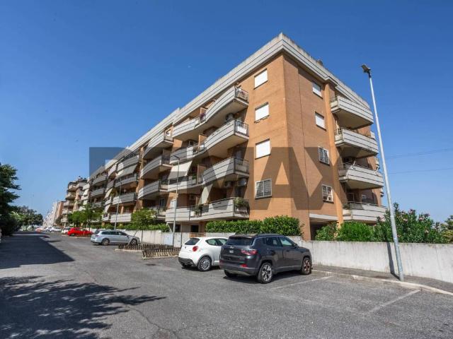 Appartamento in vendita a Roma RM