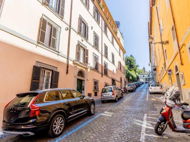Appartamento in vendita a Roma RM