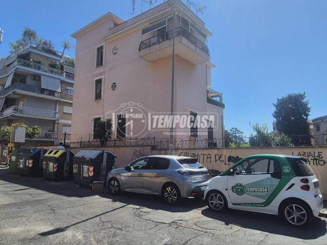 Appartamento in vendita a Roma RM