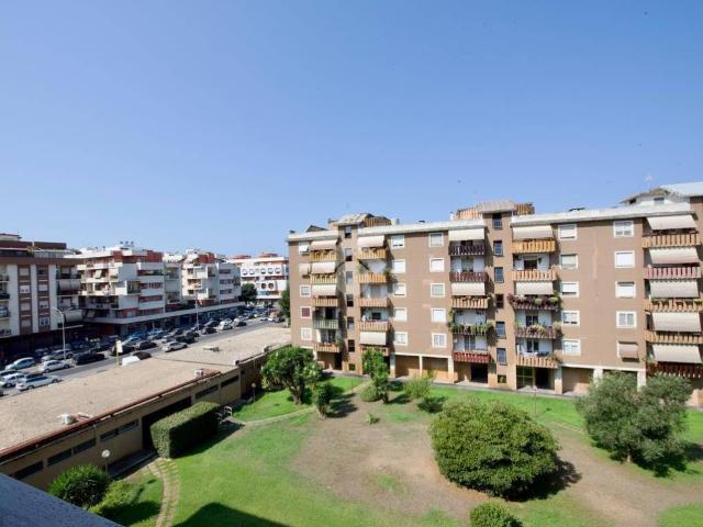 Appartamento in vendita a Roma RM