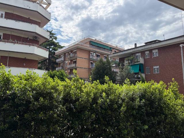 Appartamento in vendita a Roma RM