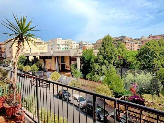 Appartamento in vendita a Roma RM