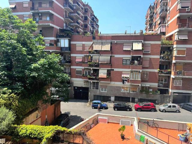 Appartamento in vendita a Roma RM