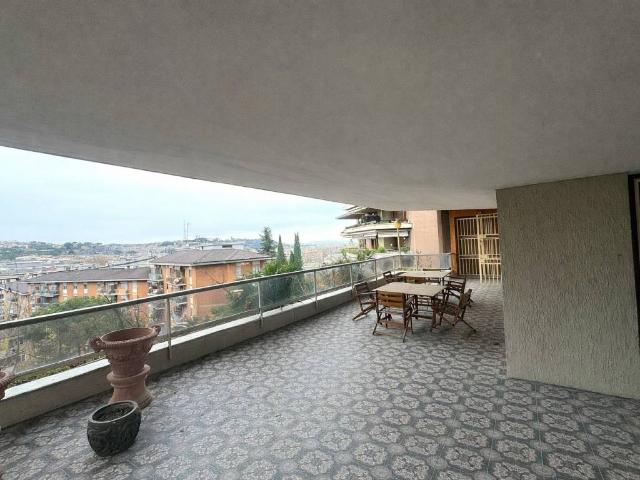 Appartamento in vendita a Roma RM