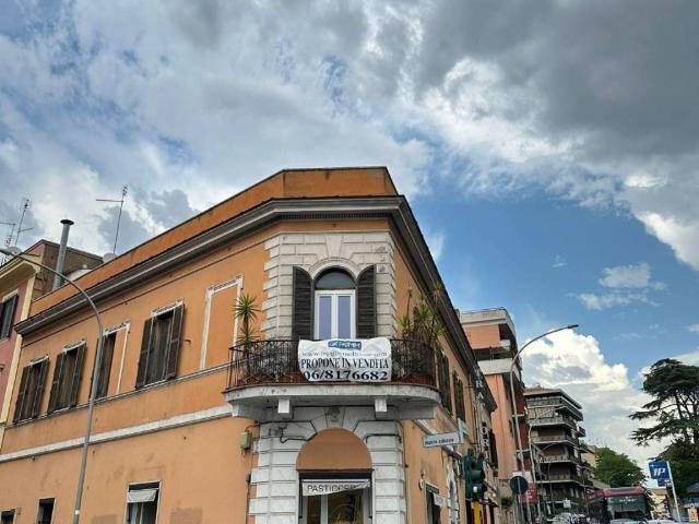 Appartamento in vendita a Roma RM