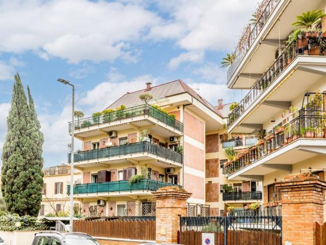 Appartamento in vendita a Roma RM