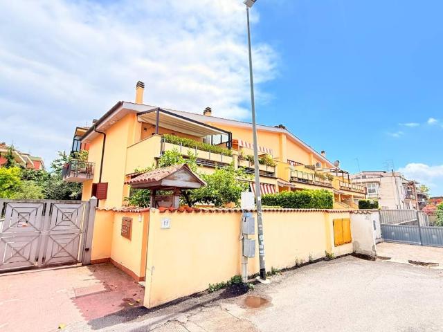 Appartamento in vendita a Roma RM