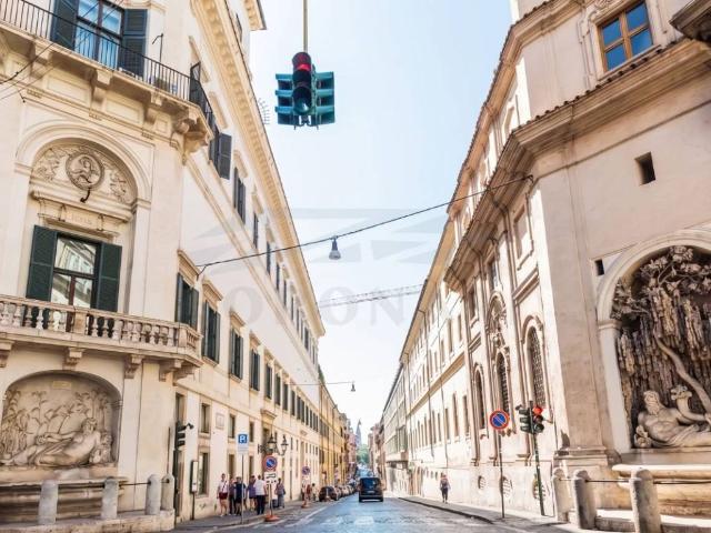 Appartamento in vendita a Roma RM