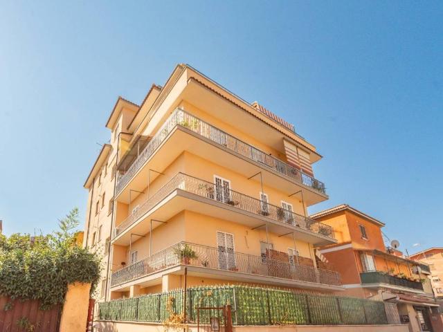 Appartamento in vendita a Roma RM