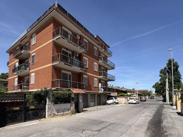 Appartamento in vendita a Roma RM