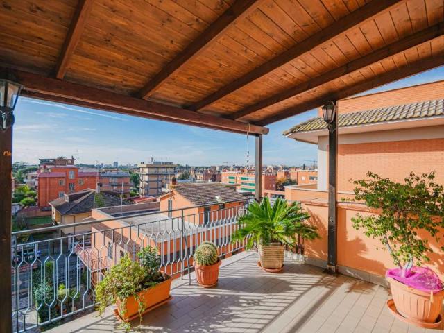 Appartamento in vendita a Roma RM