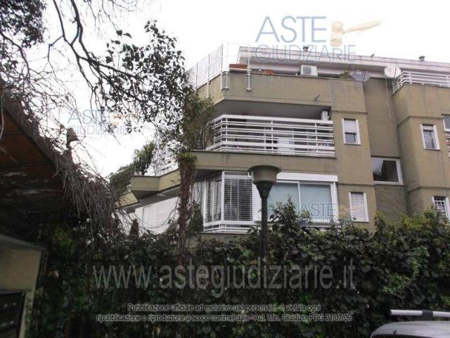 Appartamento in vendita a Roma RM
