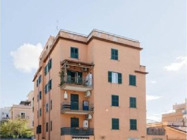 Appartamento in vendita a Roma RM