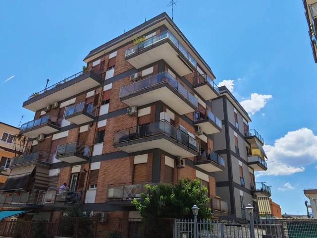 Appartamento in vendita a Roma RM