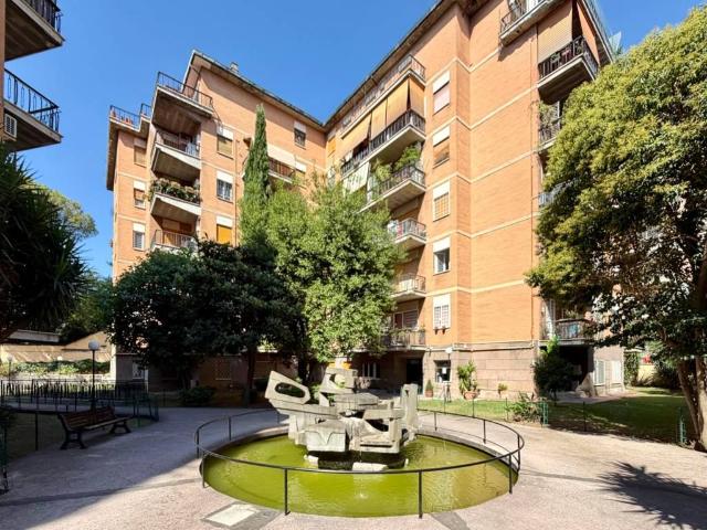 Appartamento in vendita a Roma RM