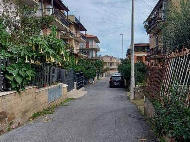 Appartamento in vendita a Roma RM