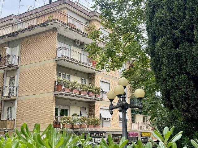 Appartamento in vendita a Roma RM