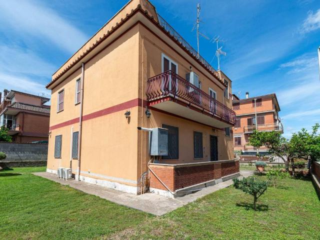 Appartamento in vendita a Roma RM