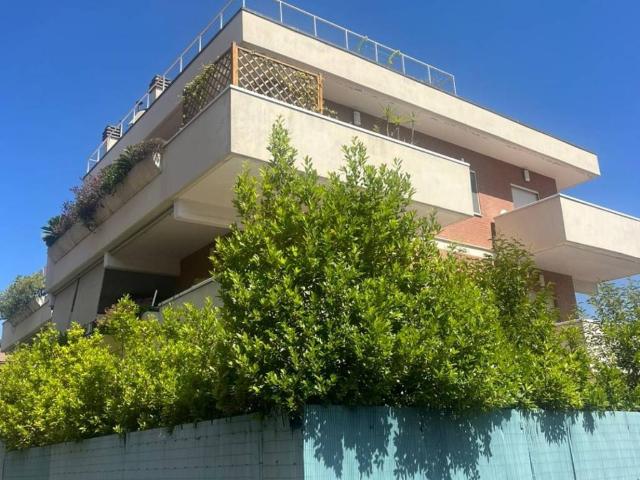 Appartamento in vendita a Roma RM