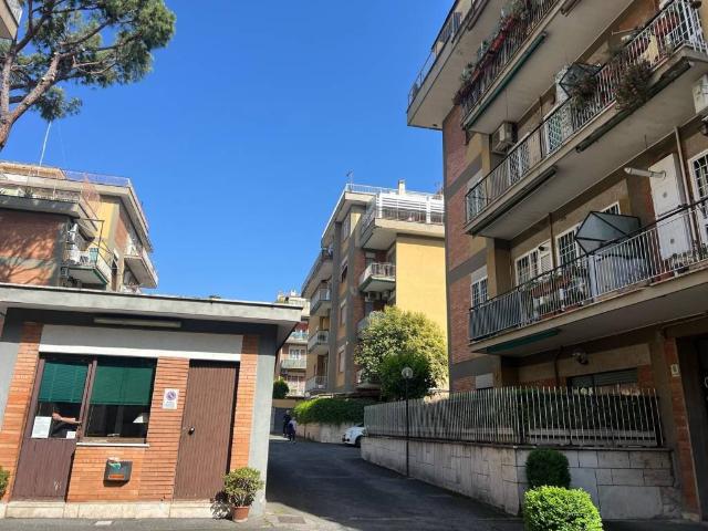 Appartamento in vendita a Roma RM