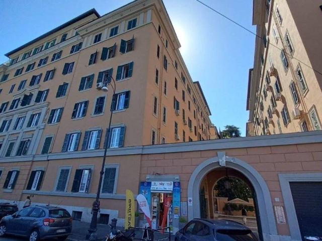 Appartamento in vendita a Roma RM