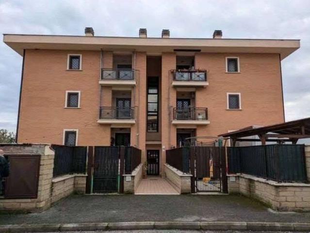 Appartamento in vendita a Roma RM