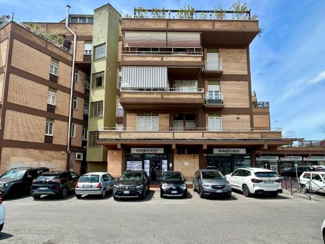 Appartamento in vendita a Roma RM