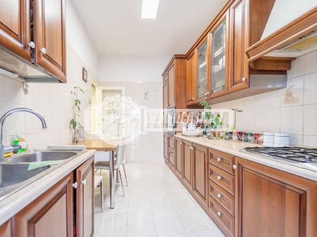 Appartamento in vendita a Roma RM